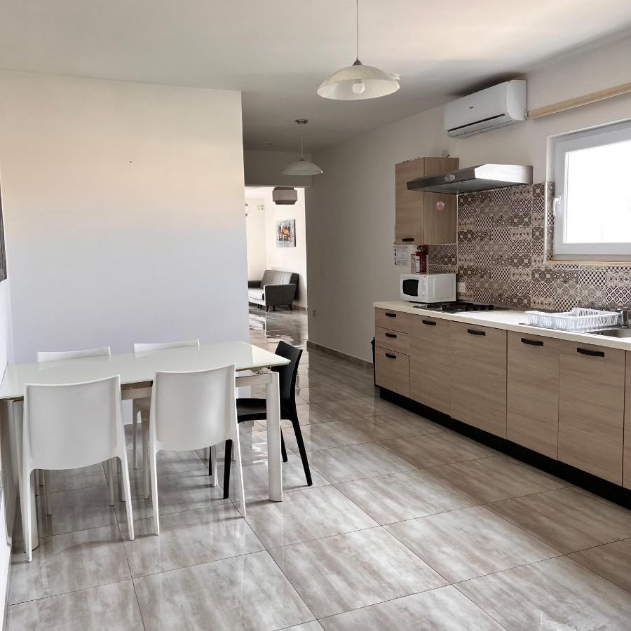 F3 Room 3, Private Room Two Single Beds Shared Bathroom มซิดา ภายนอก รูปภาพ